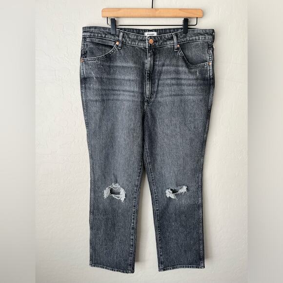 Stylish Black Distressed Women's Jeans - Picture 7 of 11